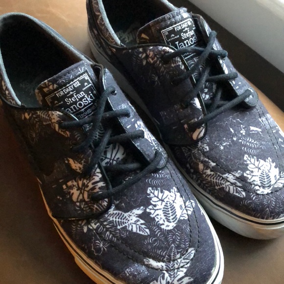 stefan janoski black floral